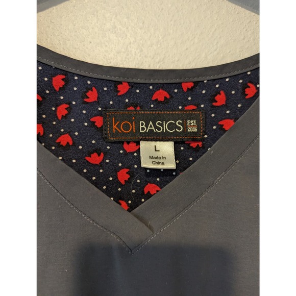 Koi Basics Becca 4-Pocket Scrub V Neck Top Medical Uniform - Picture 5 of 8